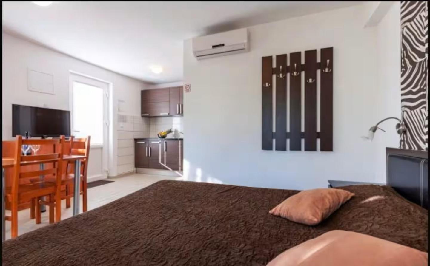 Affabilis Vip House Apartment โตรกีร์ ภายนอก รูปภาพ